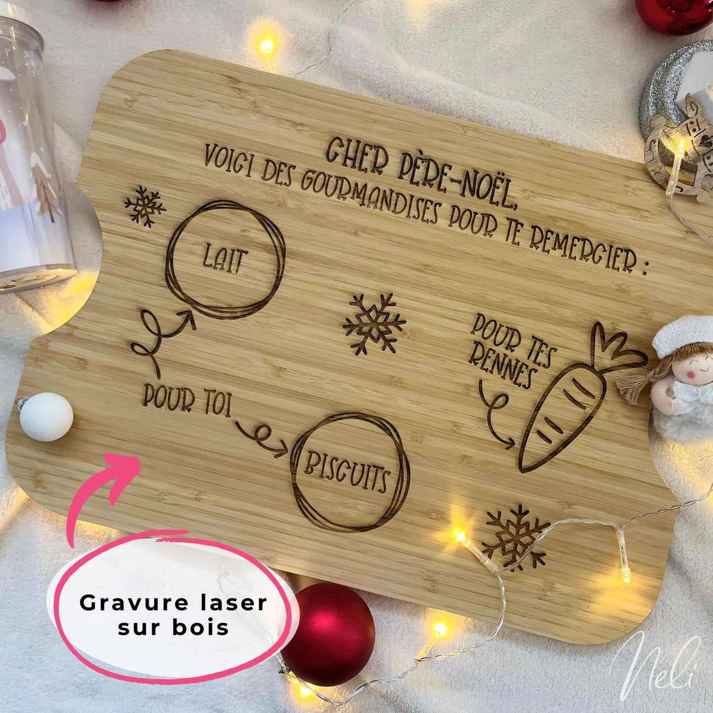 Image du plateau en bois pour des biscuits et du lait pour le père-Noël réalisé gravé avec une machine laser avec le fichier SVG en français et la Cricut