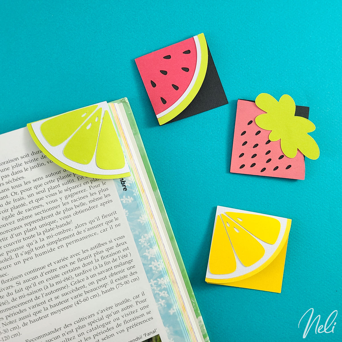 Photo du projet de signets de coin en papier cartonné en forme de fruits pour l'été